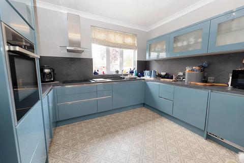 4 bedroom detached house for sale, Albert Gardens, Clacton-on-sea CO15