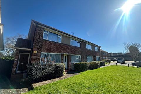 2 bedroom property to rent, Pentland Road, Bushey WD23