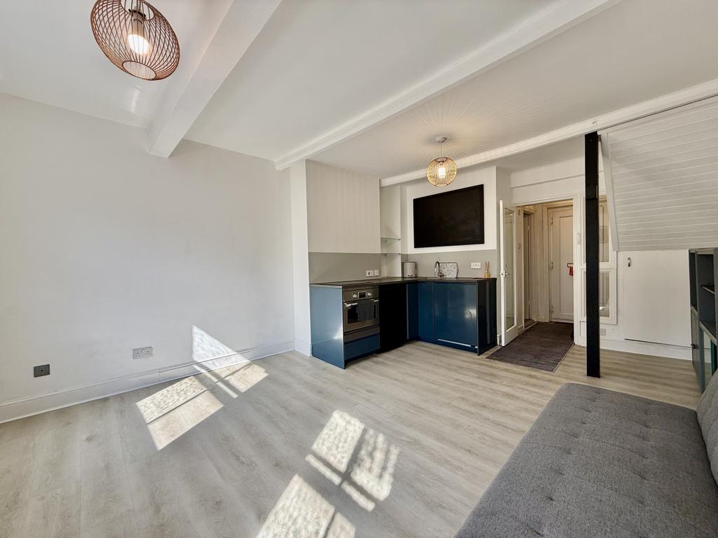 Sitting Room Kitchen