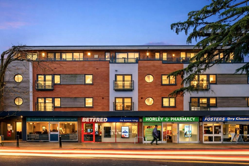 Flat 11 Saxley Court twilight lighter.jpg