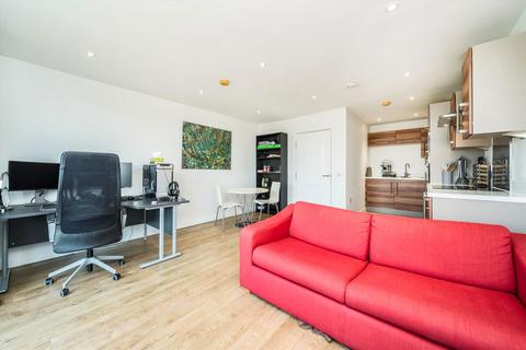 undefined, Ben Jonson Road, London E1