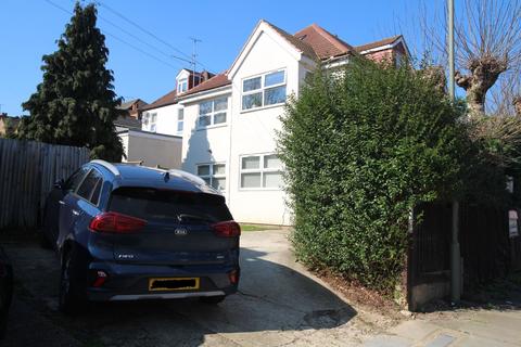 2 bedroom flat to rent, Rosslyn Avenue, Barnet EN4