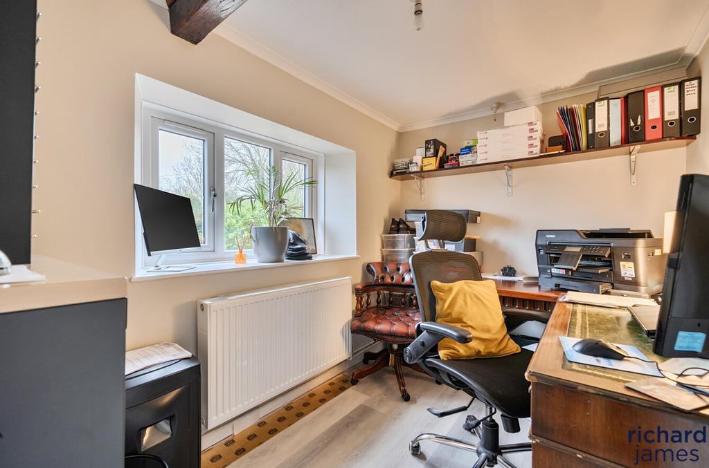Bedroom4office