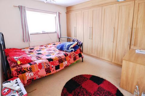 3 bedroom semi-detached house to rent, Ingleby Road, Dagenham RM10