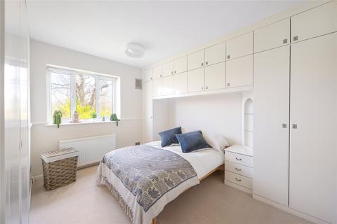 2 bedroom flat to rent, Baskerville Road, London, SW18