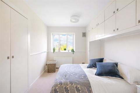 2 bedroom flat to rent, Baskerville Road, London, SW18