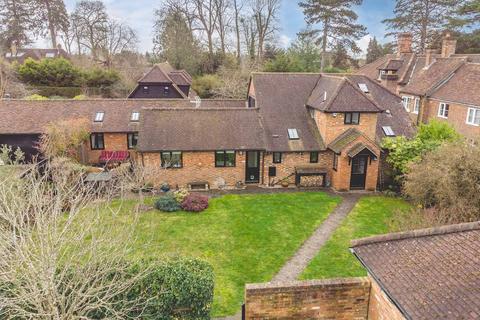 4 bedroom barn conversion for sale, Minerva Way, Beaconsfield HP9