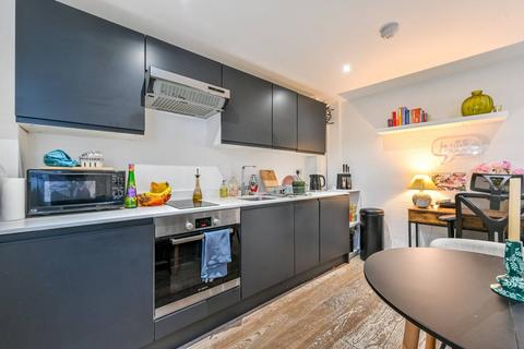 4 bedroom terraced house for sale, Belfast Road, Stoke Newington, London, N16