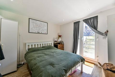 4 bedroom terraced house for sale, Belfast Road, Stoke Newington, London, N16