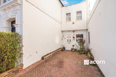 3 bedroom terraced house to rent, Knowles Hill Crescent London, SE13