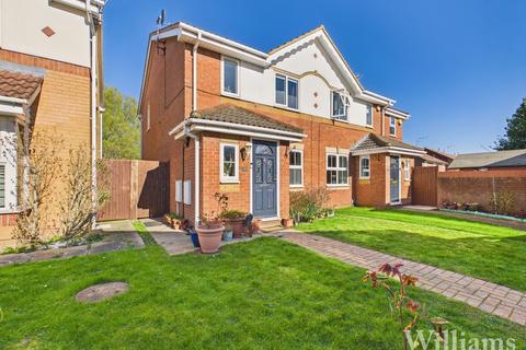 3 bedroom semi-detached house for sale, Phipps Close, Aylesbury HP20