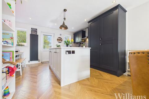 3 bedroom semi-detached house for sale, Phipps Close, Aylesbury HP20