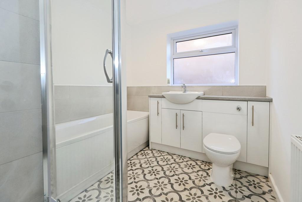 Shower/Bathroom W/C
