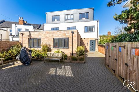undefined, Knapp Road, Cheltenham GL50