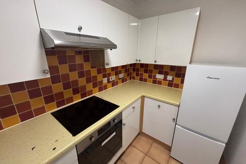 2 bedroom ground floor flat to rent, Norn Hill, Basingstoke, RG21