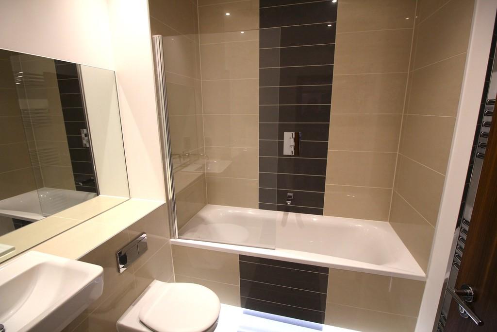 11 Denmark bathroom