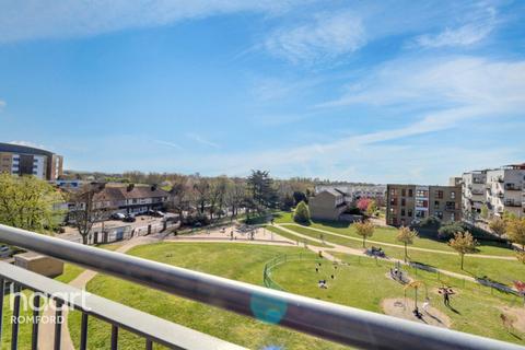 2 bedroom apartment for sale, Maxwell Road, Romford