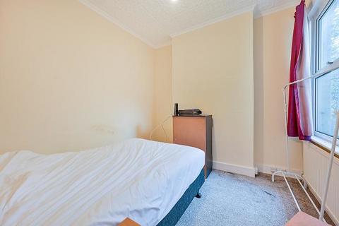 undefined, Northfield Avenue, London, W13