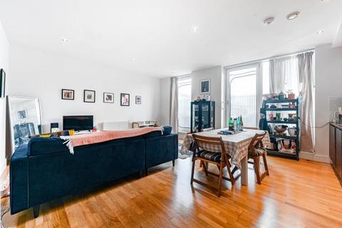 2 bedroom flat for sale, Hatfield House, Merryweather Place, London, SE10