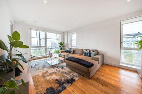 2 bedroom flat for sale, Oxborough House, Eltringham Street, London, SW18