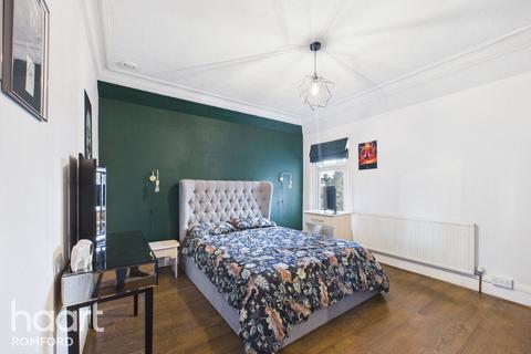 1 bedroom maisonette for sale, Mawney Road, Romford, RM7 7BH