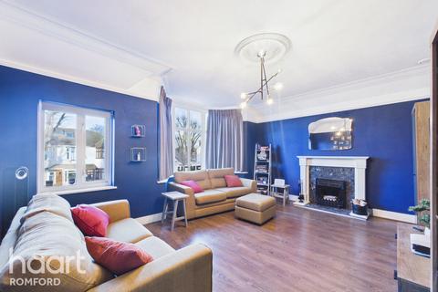 1 bedroom maisonette for sale, Mawney Road, Romford, RM7 7BH