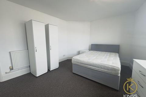 5 bedroom flat to rent, Albert Road, Southsea