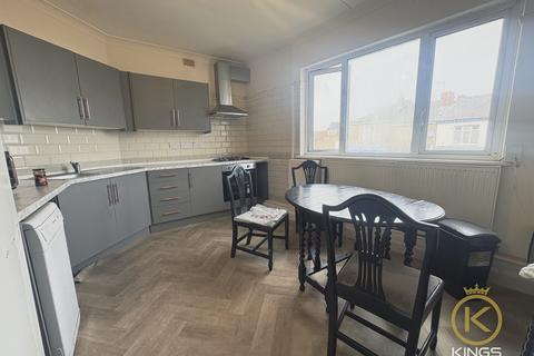 5 bedroom flat to rent, Albert Road, Southsea