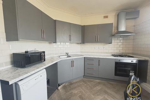 5 bedroom flat to rent, Albert Road, Southsea