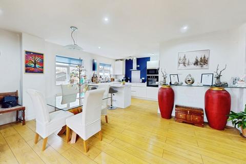 4 bedroom detached house for sale, Hewlett Road, Cheltenham