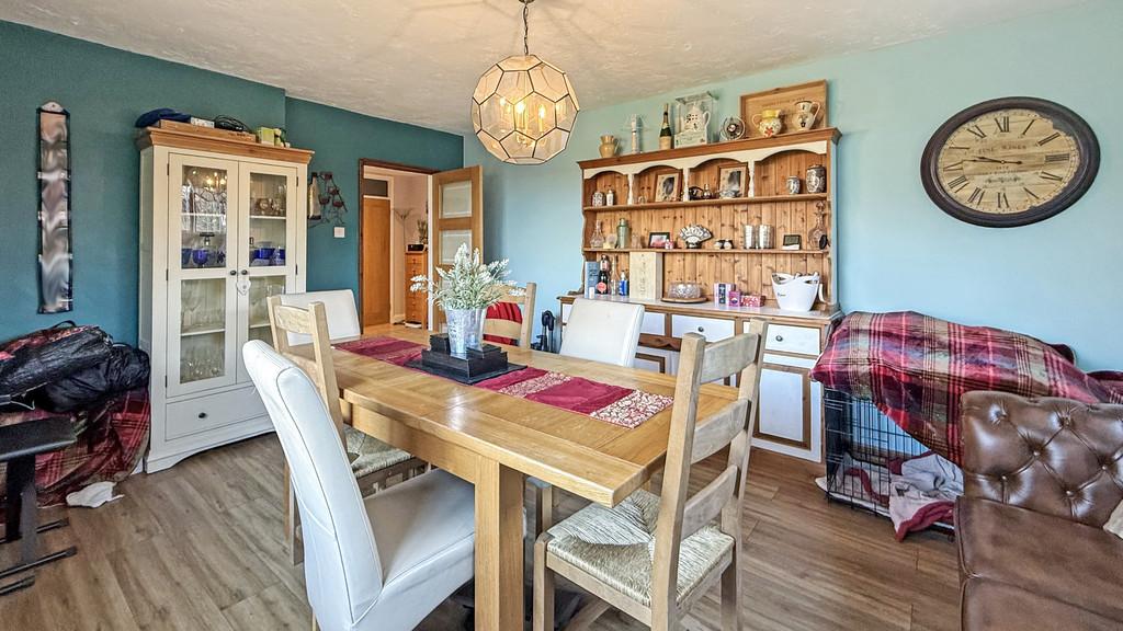 Dining room/bedroom