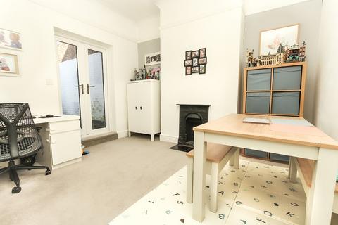 3 bedroom terraced house for sale, Northampton Road, Wellingborough NN8
