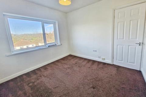 3 bedroom semi-detached house to rent, Tinshill Road, Leeds LS16