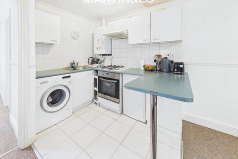 1 bedroom flat to rent, High Street, Staines TW18