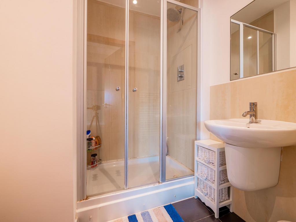 Ensuite Shower