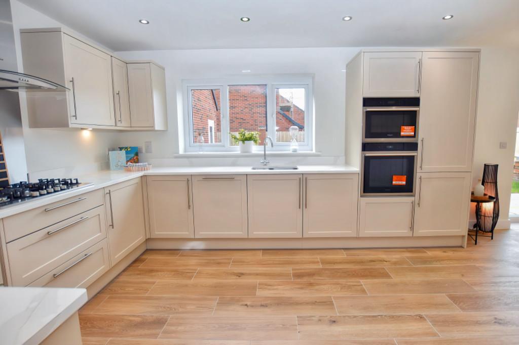 Dining Kitchen 6