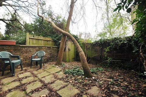 2 bedroom flat for sale, Parkhill Road Belsize Park NW3