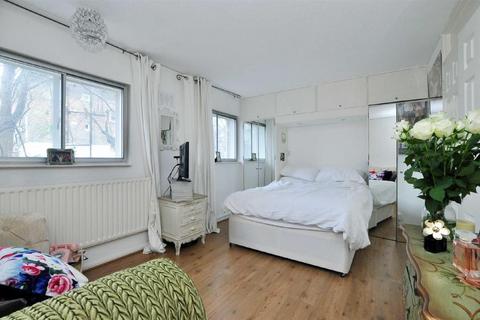 2 bedroom flat for sale, Parkhill Road Belsize Park NW3
