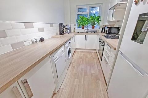 2 bedroom apartment for sale, Southdown Road, West Sussex BN42