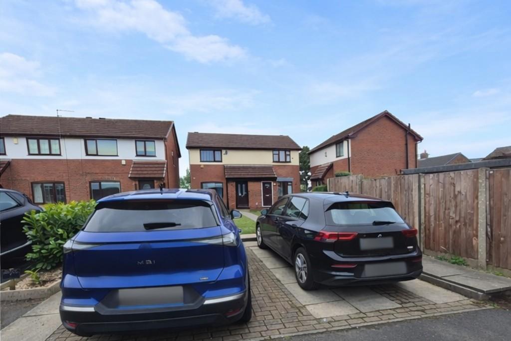 Property driveway landscape (1)