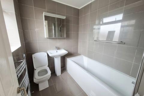 3 bedroom detached house to rent, Turncroft Way, Manchester M28