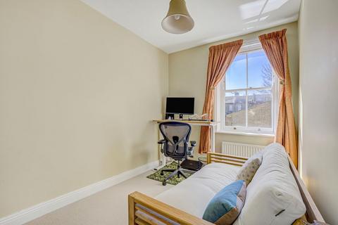 2 bedroom flat to rent, Sirdar Road, London W11