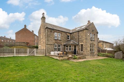 4 bedroom detached house for sale, Woodhall Drive, Batley