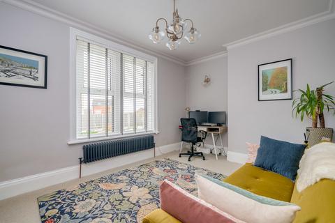 4 bedroom detached house for sale, Woodhall Drive, Batley