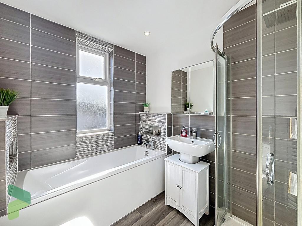 4 piece bathroom