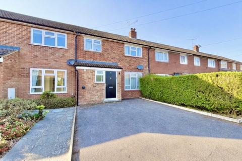 3 bedroom terraced house for sale, Middlemoor Road, Camberley GU16