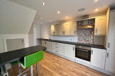 3 bedroom terraced house for sale, Middlemoor Road, Camberley GU16