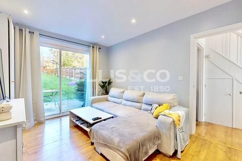 3 bedroom terraced house for sale, Rosewood Avenue, Greenford, UB6