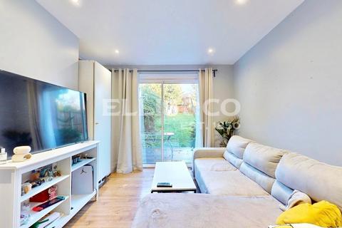 3 bedroom terraced house for sale, Rosewood Avenue, Greenford, UB6