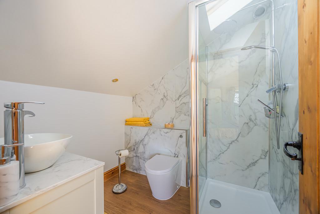 En-Suite to Principal Bedroom